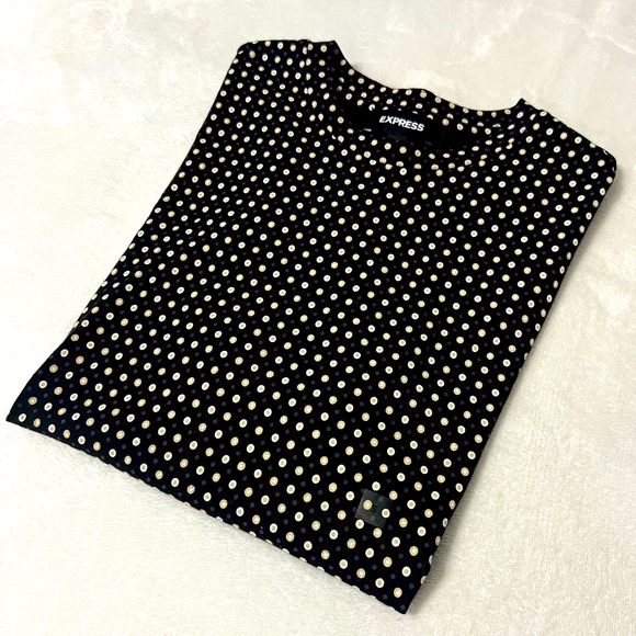 NEW Men black with white dots fashion t-shirt by Express size Small - Picture 1 of 6